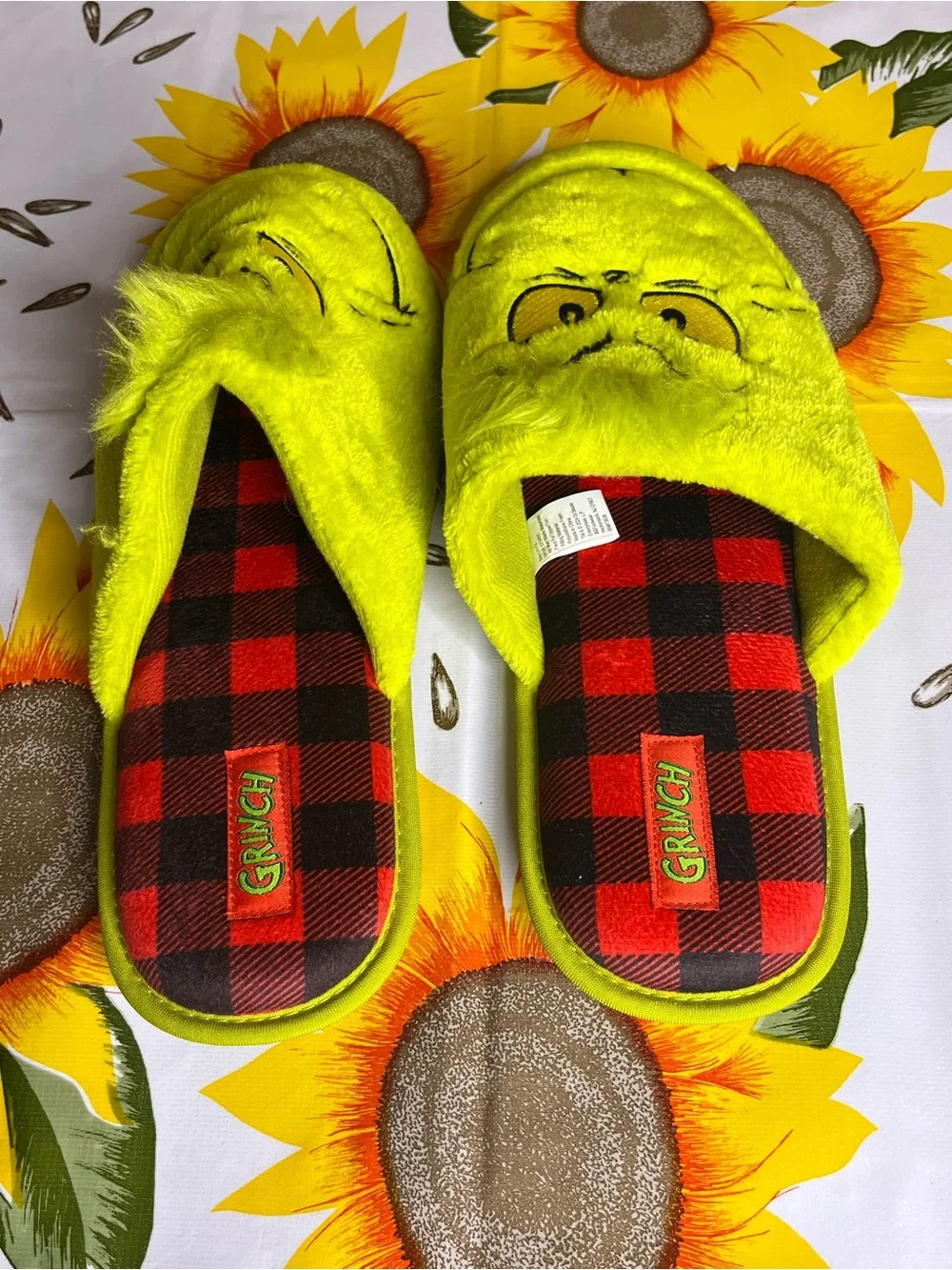 Dr. Seuss Men’s Plush Slippers Size L (M11-M12)